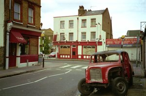 在Bethnal Green，1996年 作者 未知未知